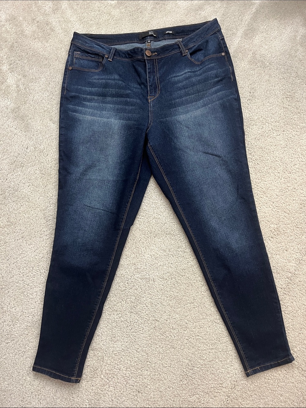 1822 Dark Wash Women's Stretch Jeans - Navy Blue